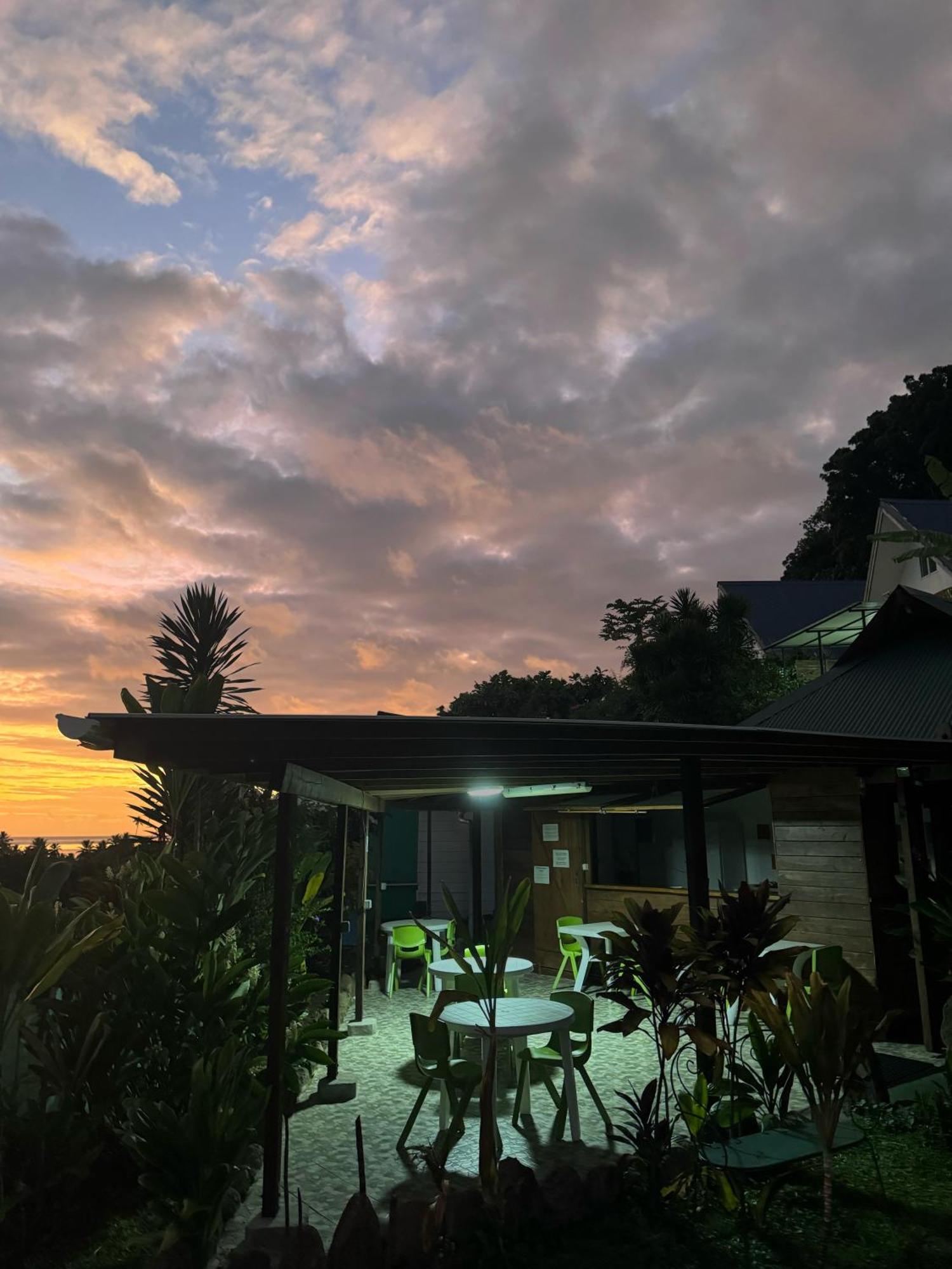Fare Arana Moorea Guesthouse Atiha المظهر الخارجي الصورة